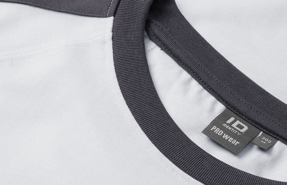 ID 0302 PRO Wear T-shirt | kontrast detalje til broderi