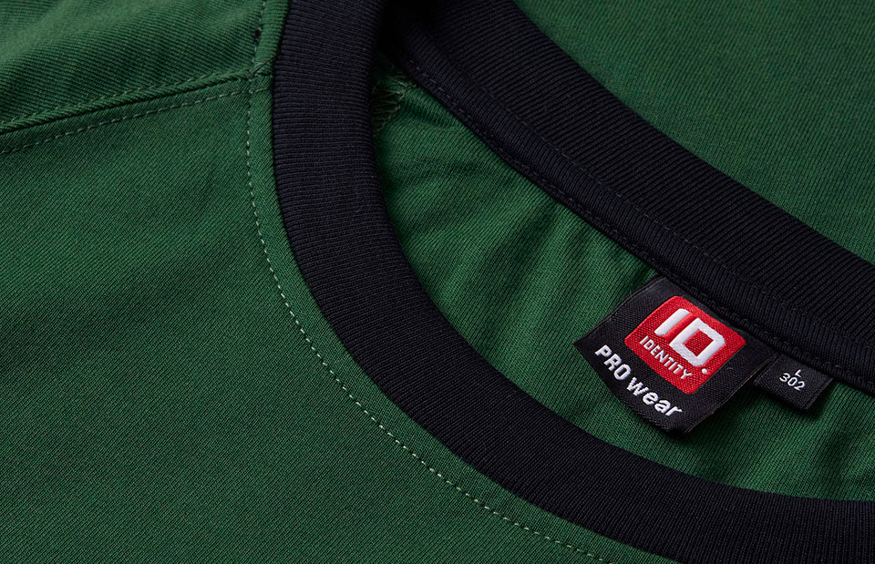 ID 0302 PRO Wear T-shirt | kontrast produktfoto med logo