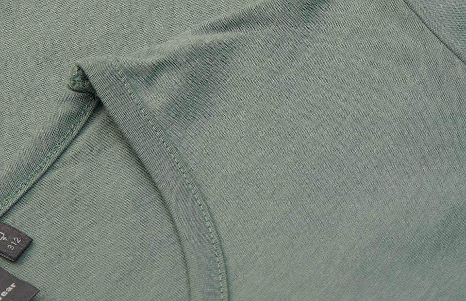 ID 0312 PRO Wear T-shirt | dame nærbillede med logo