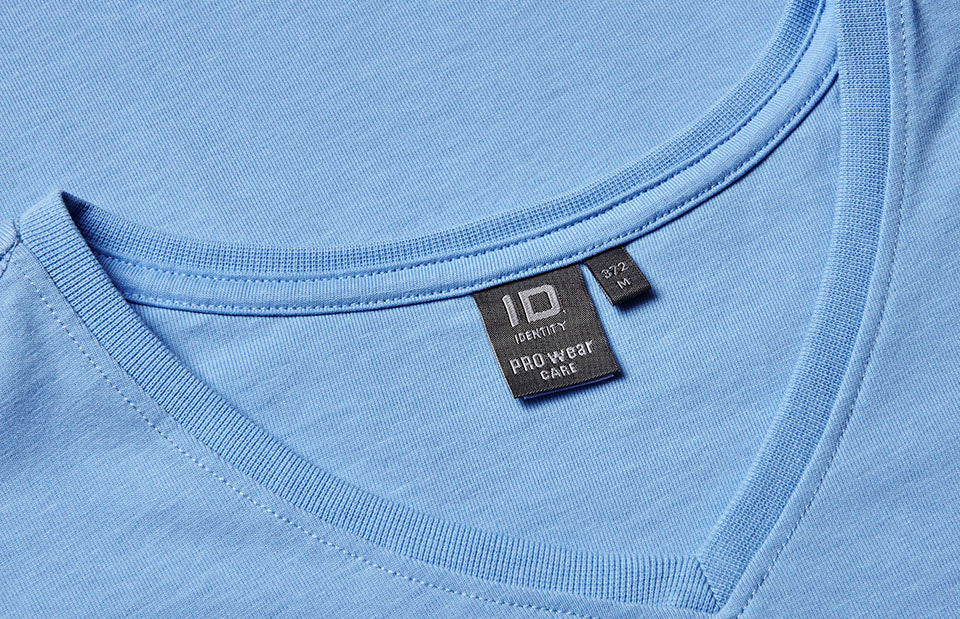 ID 0372 PRO Wear CARE T-shirt | v-hals produktfoto med logo