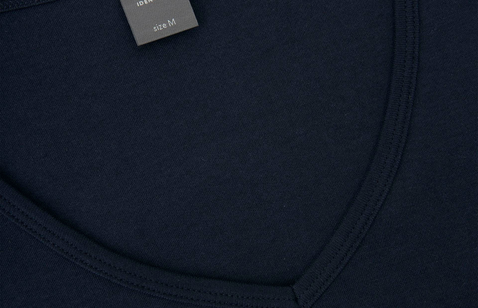 ID 0506 Interlock T-shirt | v-hals | dame detalje med logo