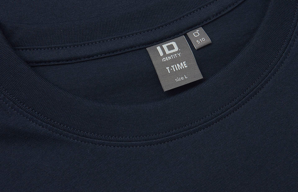 ID 0510 T-TIME® T-shirt nærbillede med logo