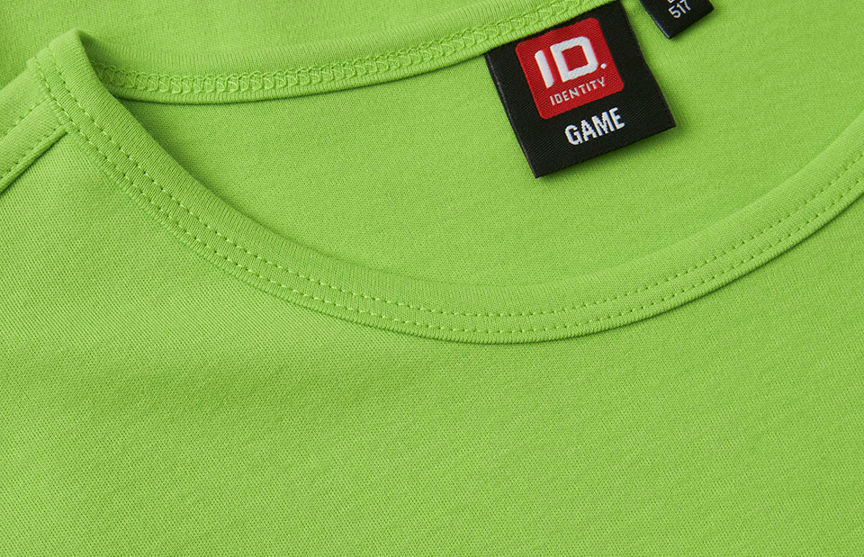 ID 0517 Interlock T-shirt nærbillede med logo