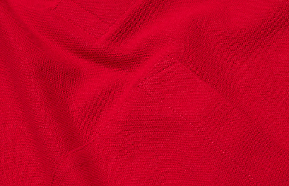 ID 0520 Poloshirt klassisk nærbillede til broderi