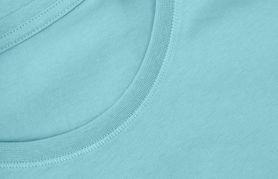 ID 0553 T-shirt | økologisk | dame nærbillede med tryk