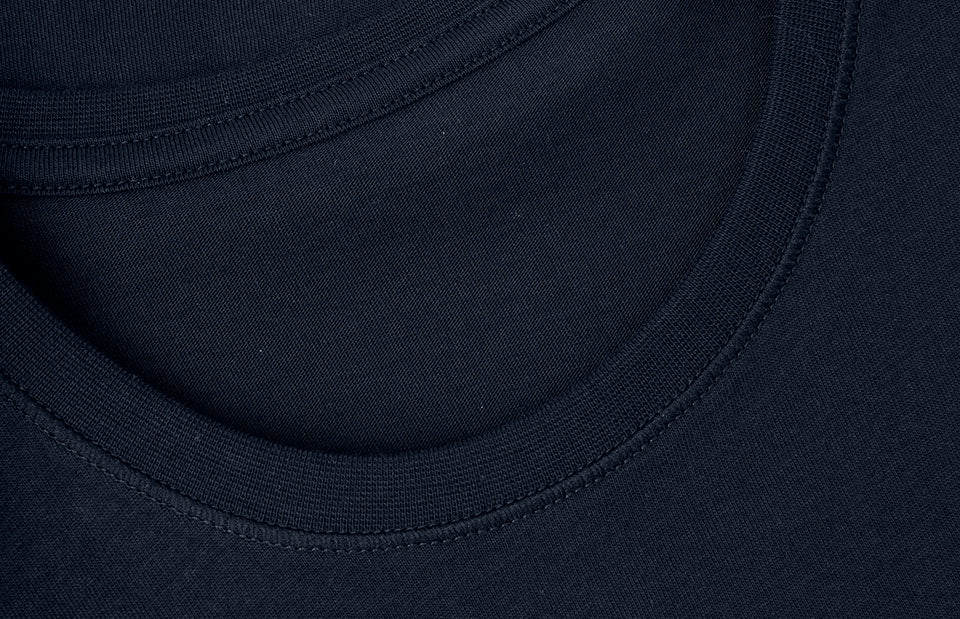 ID 0553 T-shirt | økologisk | dame nærbillede med tryk