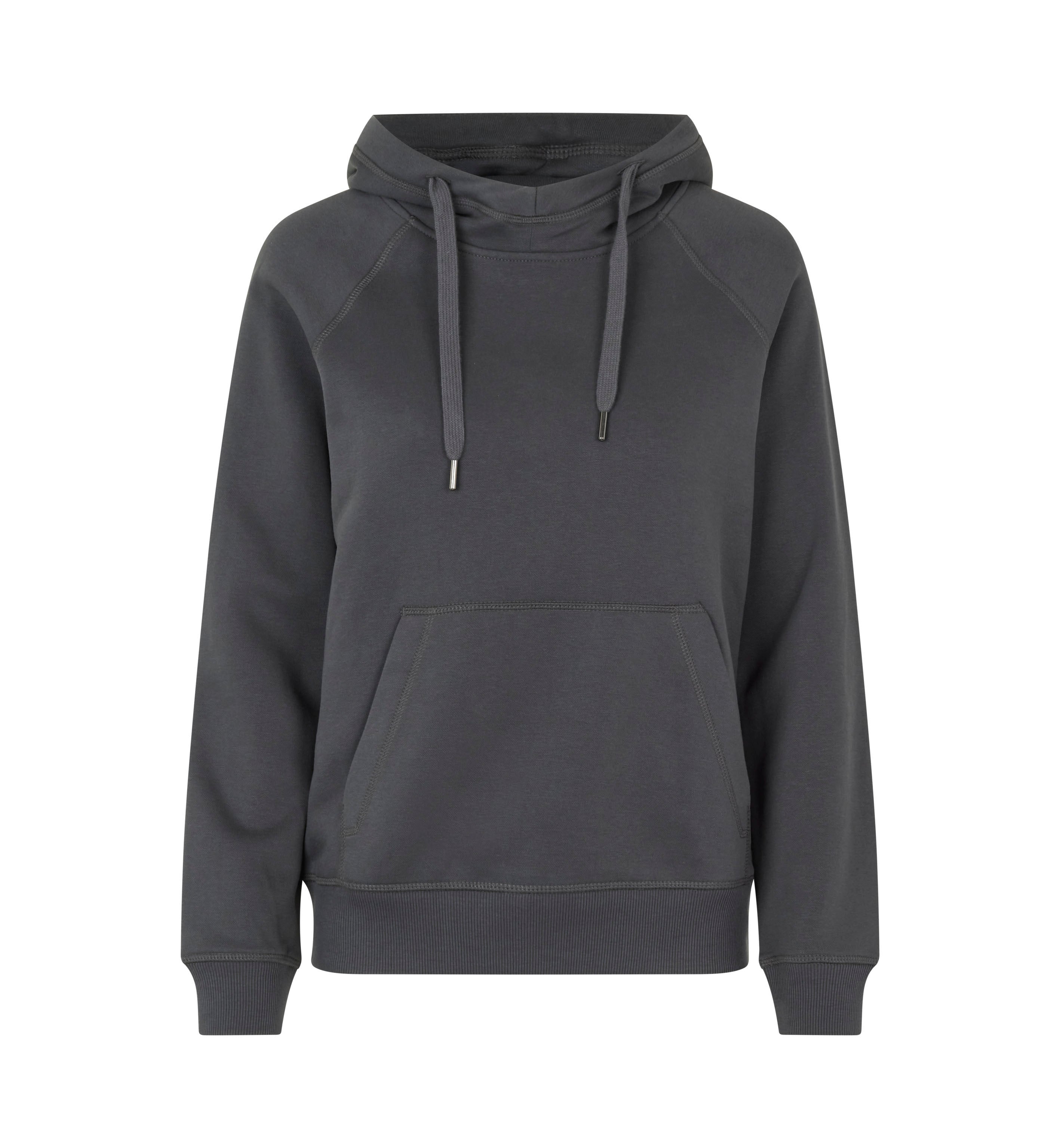 ID 0637 CORE hoodie | dame nærbillede med firmalogo