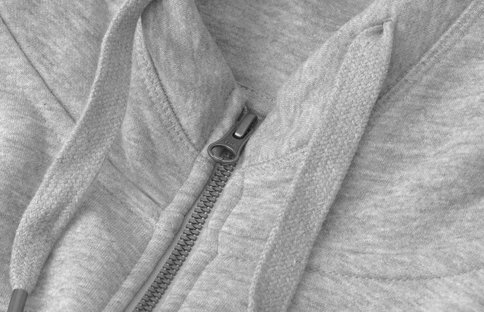 ID 0638 CORE hoodie | zip nærbillede til broderi