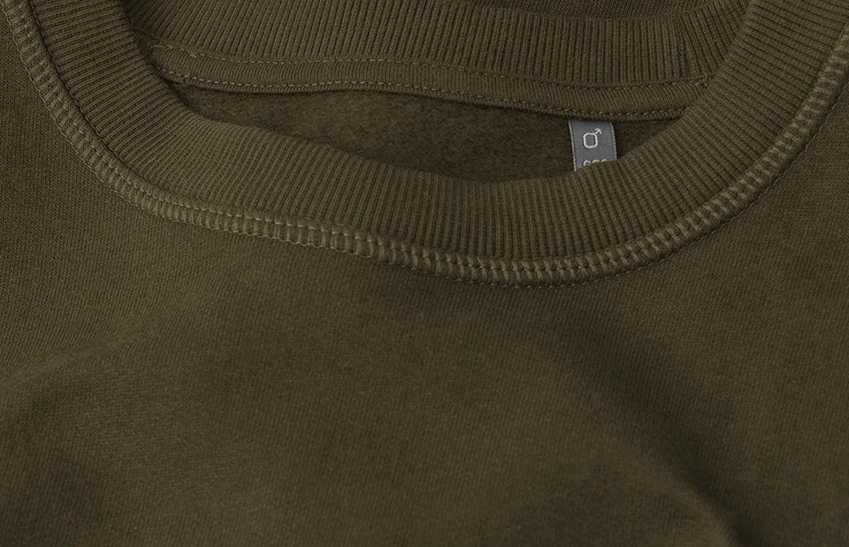 ID 0682 Sweatshirt | økologisk detalje til broderi