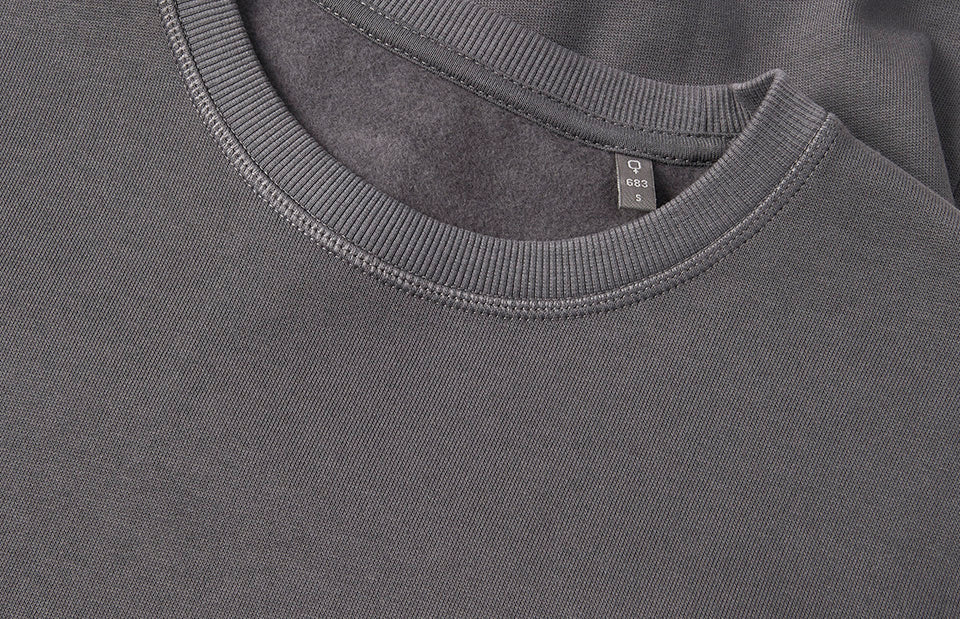ID 0683 Sweatshirt | økologisk | dame nærbillede til broderi