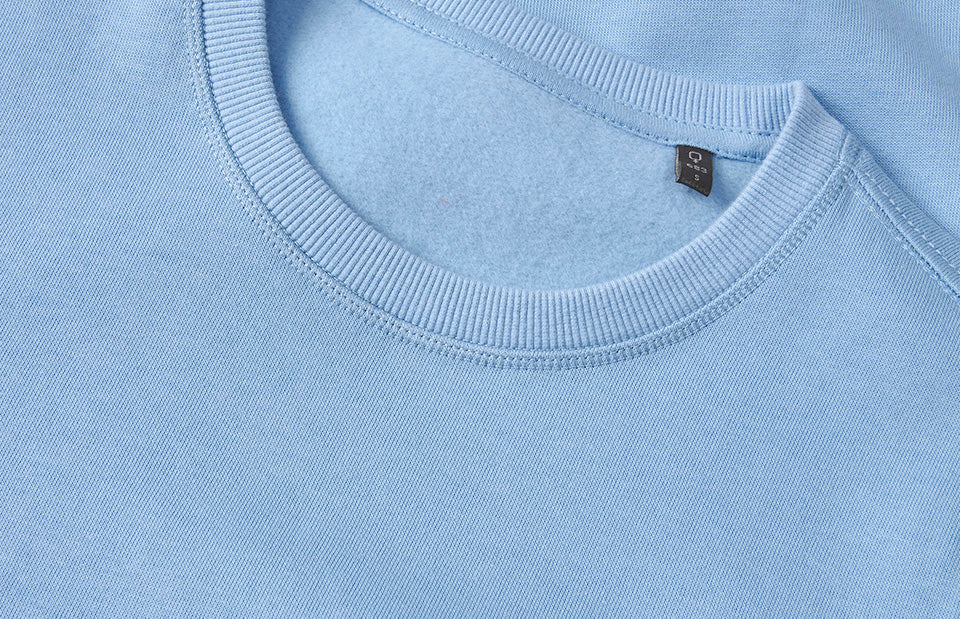 ID 0683 Sweatshirt | økologisk | dame detalje med logo