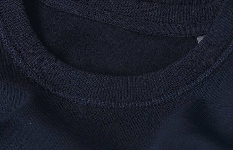 ID 0683 Sweatshirt | økologisk | dame produktbillede med logo