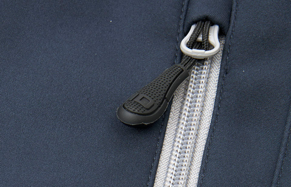 ID 0868 Softshell jakke | performance detalje til broderi