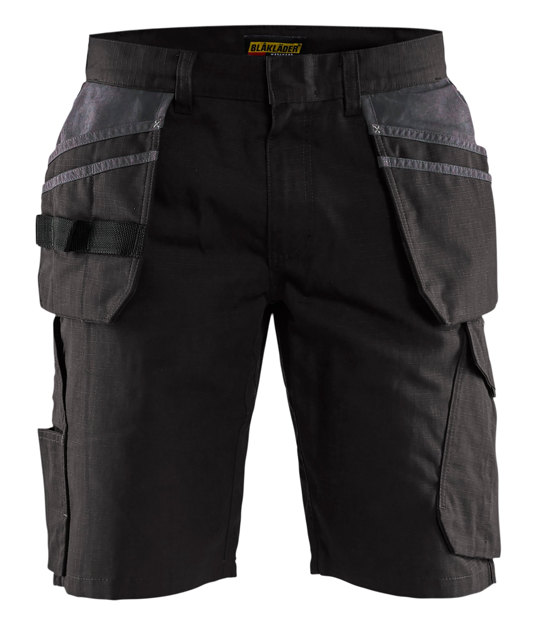 Blåkläder 1494 Serviceshorts med Værktøjslommer nærbillede med firmalogo