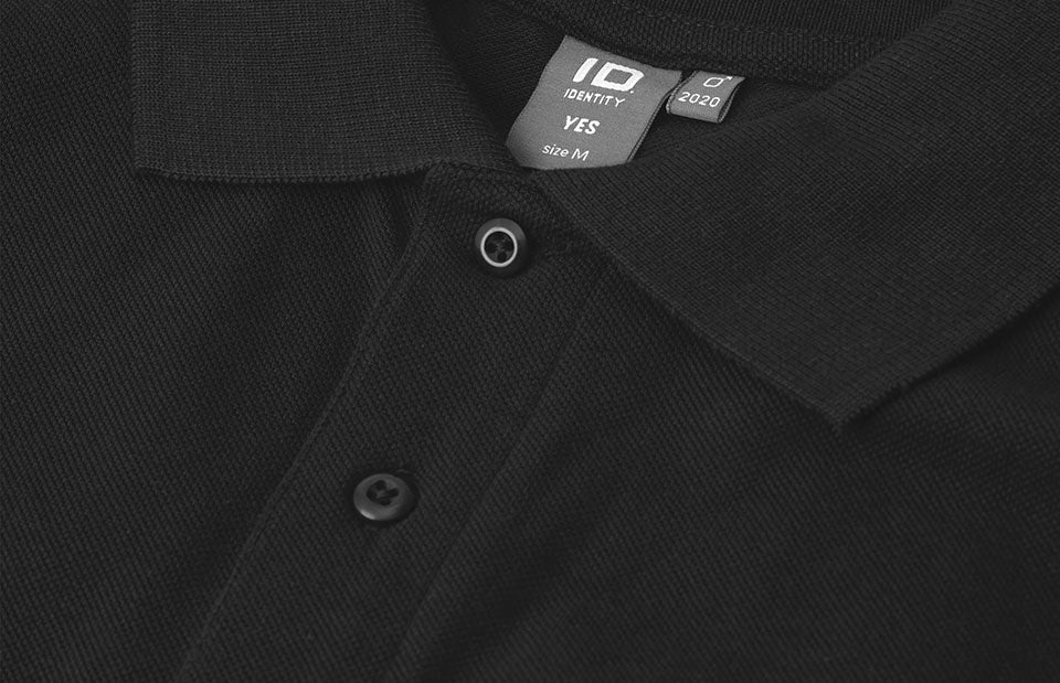 ID 2020 YES poloshirt detalje med logo