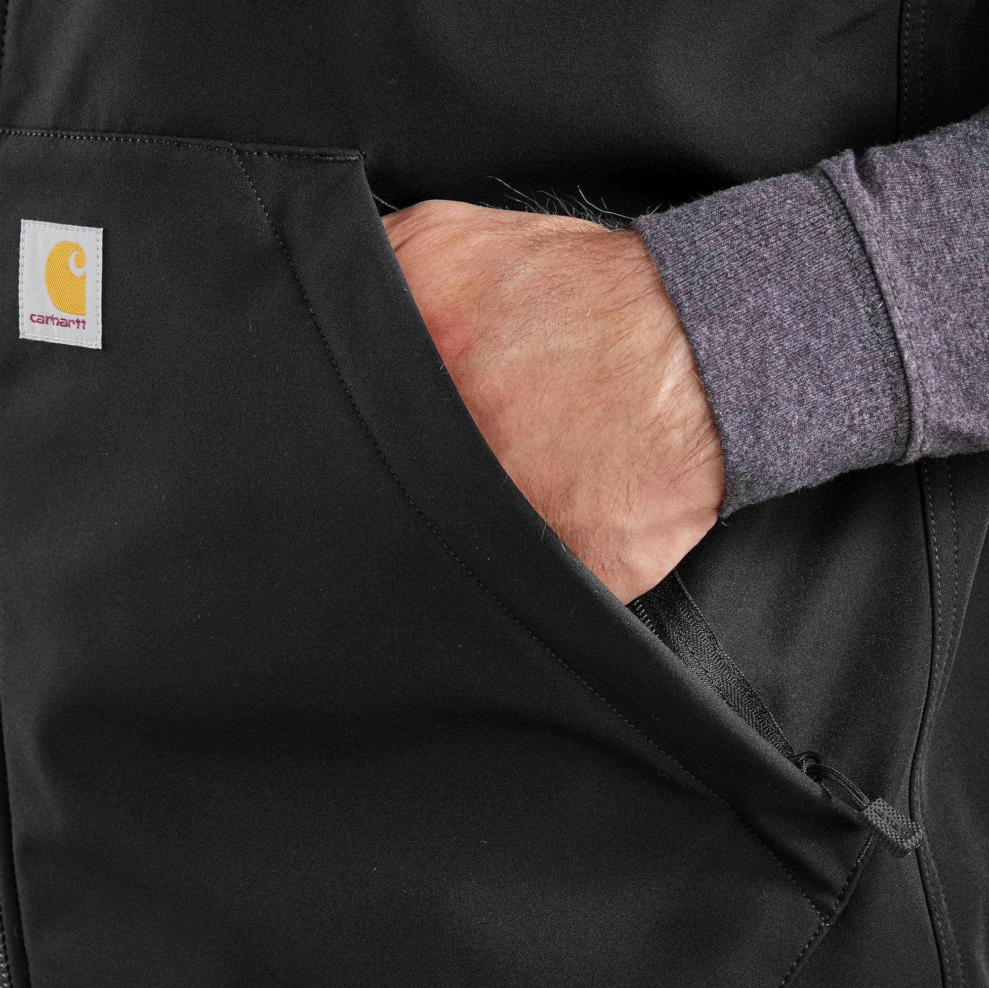 Carhartt 106439 Rain Defender Softshell Vest nærbillede med logo