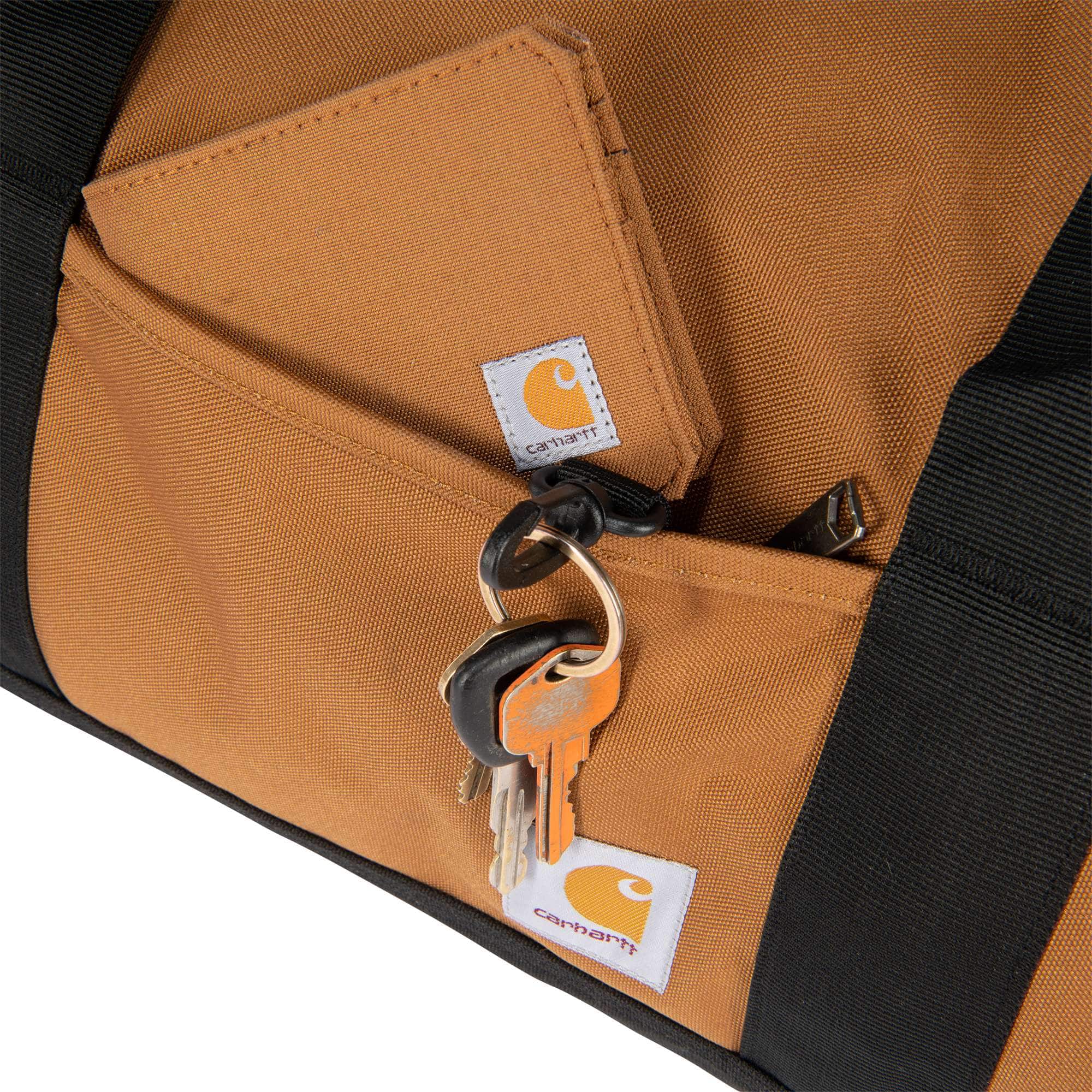 Carhartt B0000500 40L Classic Round Duffel detalje med logo