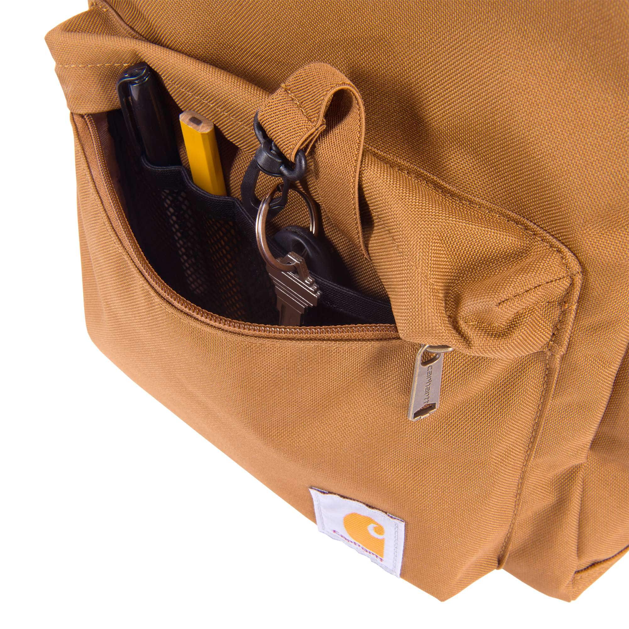Carhartt B0000553 21L Classic Backpack produktfoto med logo