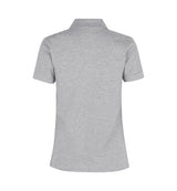 ID 0527 Poloshirt | stretch | dame nærbillede med logo