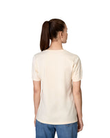 ID 0553 T-shirt | økologisk | dame detalje med firmalogo