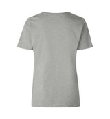ID 0553 T-shirt | økologisk | dame nærbillede med tryk