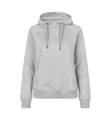 ID 0637 CORE hoodie | dame detalje med firmalogo