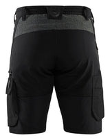 Blåkläder 1423 Service shorts 4-vejs stretch nærbillede med logo
