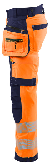 Blåkläder 1820 High Vis Softshell Buks nærbillede med tryk