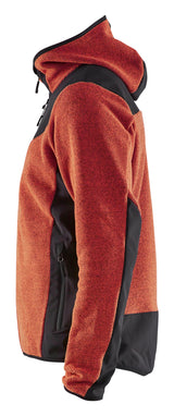 Blåkläder 5940 Strikket Jakke med Softshell nærbillede med tryk
