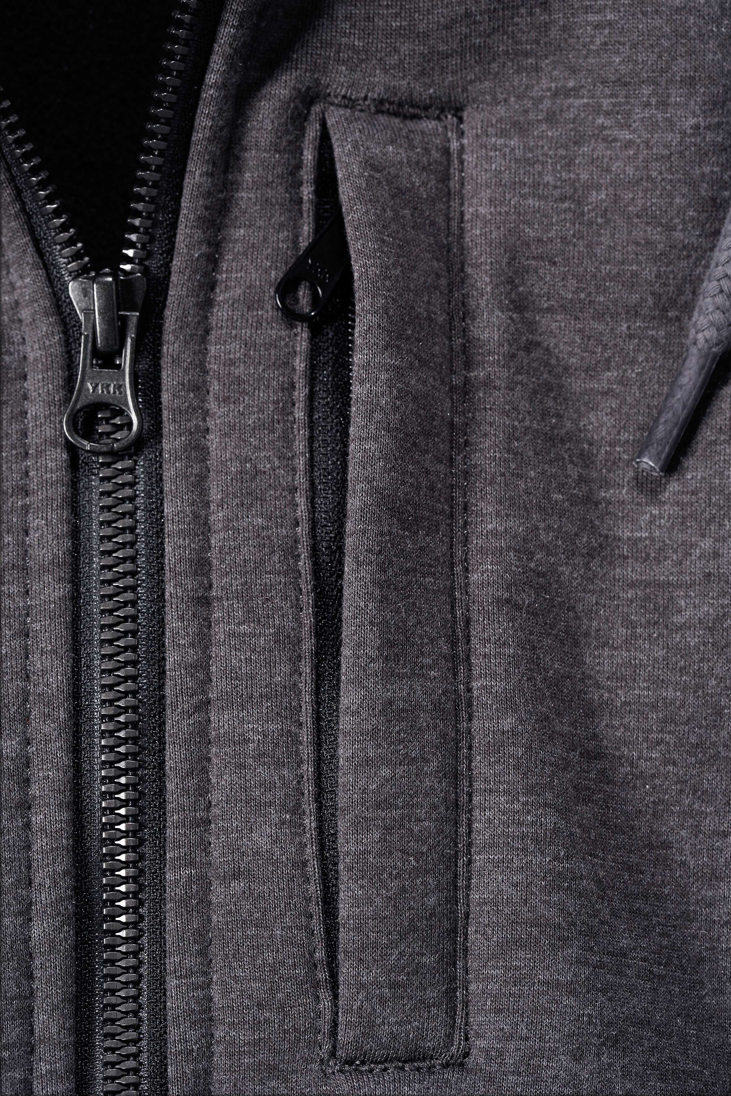 Carhartt 101759 Wind Fighter Hooded Sweatshirt nærbillede med tryk