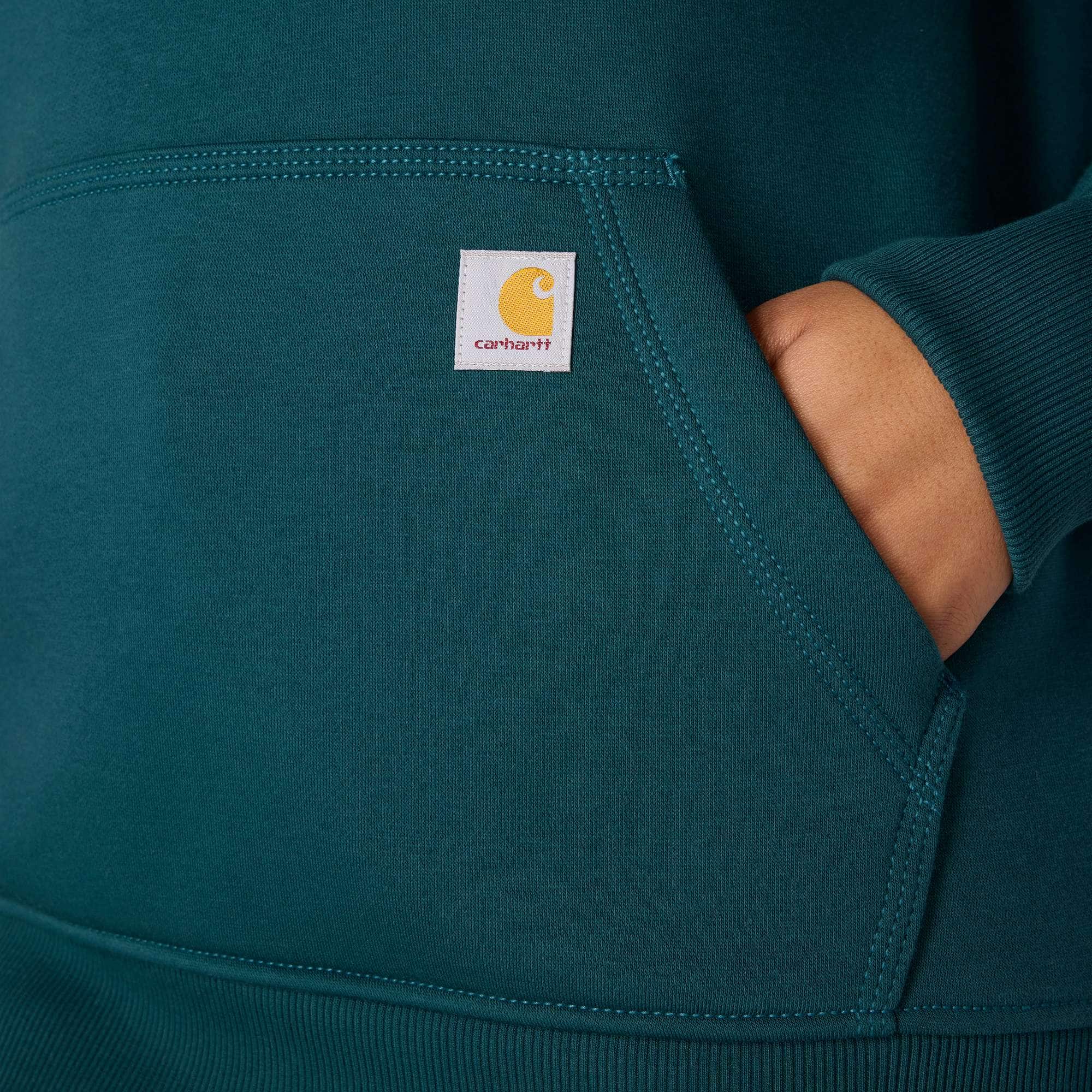 Carhartt 102791 Iconic Clarksburg Logo Sweatshirt Dame nærbillede med tryk