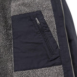 Carhartt 104392 Washed Duck Sherpa Lined Jakke nærbillede med logo