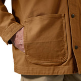 Carhartt 106675 Duck Loose Fit Chore Vinterjakke nærbillede med logo