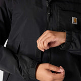 Carhartt 106904 Hooded Packable Jakke Dame nærbillede med logo