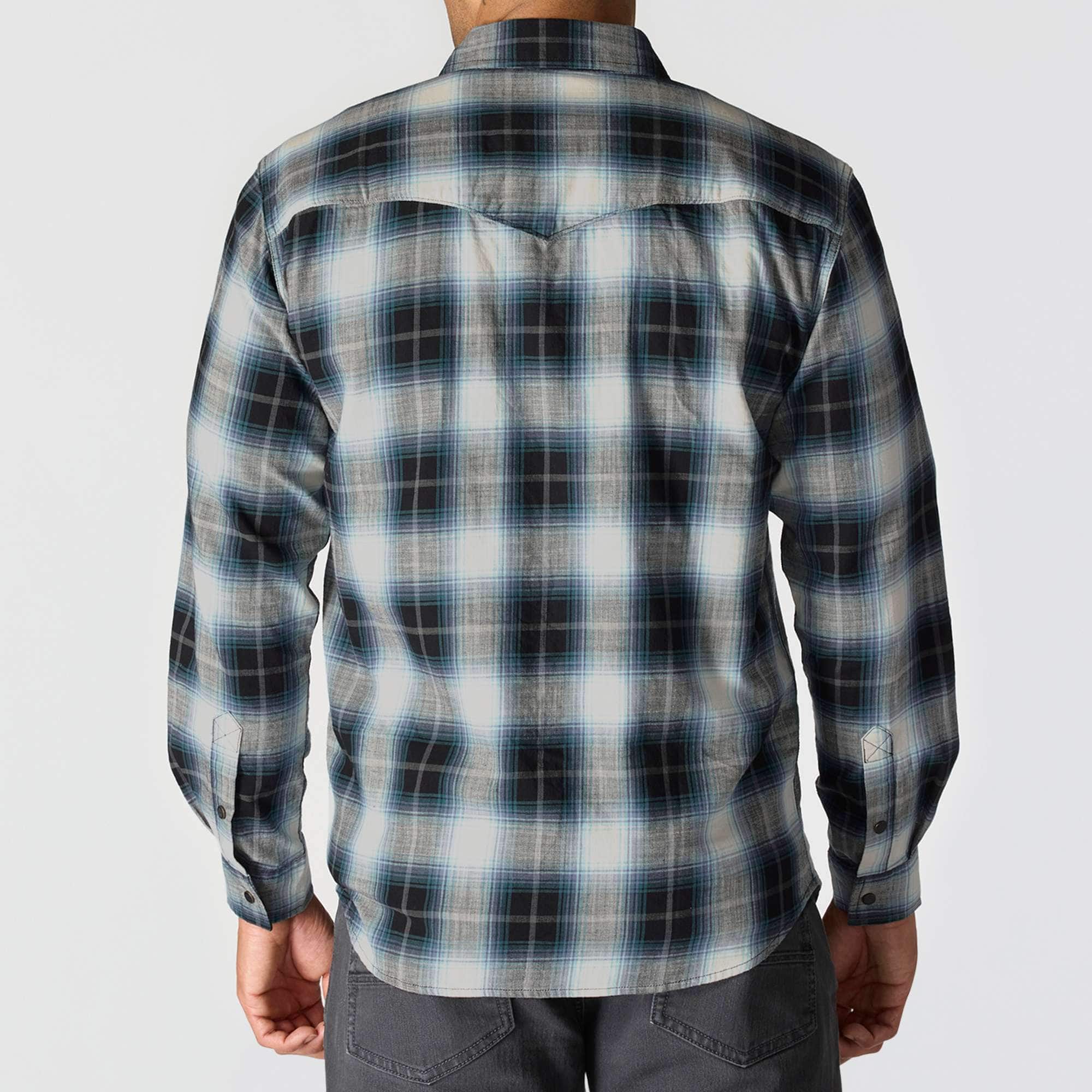 Carhartt 107016 Snap-Front Plaid Skjorte detalje med firmalogo