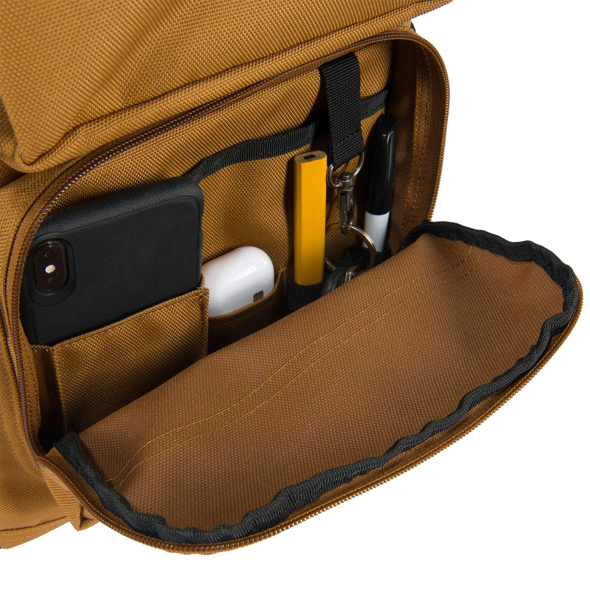 Carhartt B0000532 27L Single-Compartment Backpack nærbillede til broderi