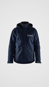 Mørkeblå arbejdsjakke med hætte og Glad-logo på brystet mod en lys baggrund.